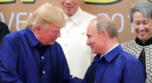 Putin habló con Trump y lo invitó a visitar Moscú
