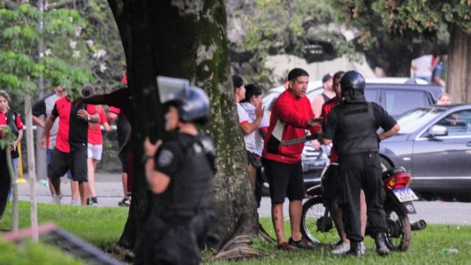 Incidentes en el Coloso: ocho personas demoradas y cuatro policías heridos