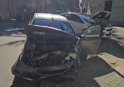 Violento choque en la esquina de Alvear y Montevideo