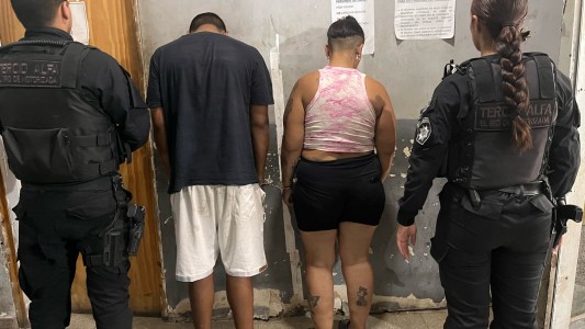Madre e hijo detenidos con más de 50 envoltorios de drogas