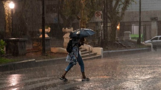 Tiempo en Rosario: alerta amarilla por tormentas y complicaciones por las intensas ráfagas