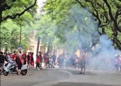 Corte de calle y manifestación en el Coloso Marcelo Bielsa