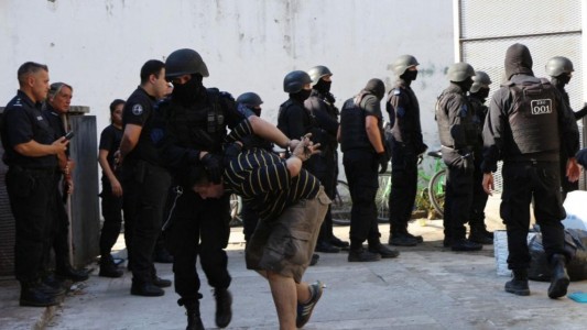 Trasladaron 62 presos de la comisaría 2 al Complejo Penitenciario Rosario