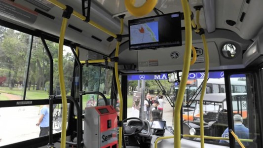 Rosario modificará equipamiento en colectivos para que se pueda pagar con código QR y tarjetas