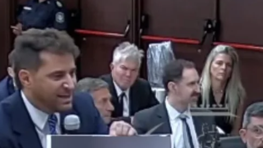 "Así murió Maradona": la foto que mostró el fiscal Patricio Ferrari y que complica a los médicos