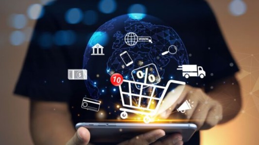 Buscan democratizar la IA aplicada a tiendas electrónicas para pymes y emprendedores