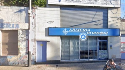 Atacaron a tiros la casa de dos detenidos por el mercado negro de armas de Rosario