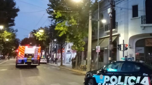 Incendio en un restaurante de Rosario: sin heridos, solo pérdidas materiales