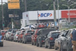 Bolivia anuncia incremento en suministro de combustible para mitigar la grave escasez