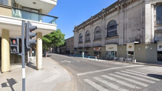 Dos menores y un joven fueron demorados por robar bebidas alcohólicas en el centro de Rosario