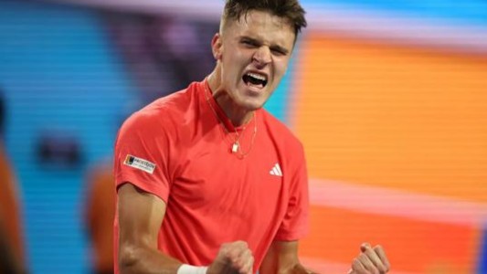 Jakub Mensik sorprendió a Novak Djokovic en la final y se quedó con el Masters 1000 de Miami