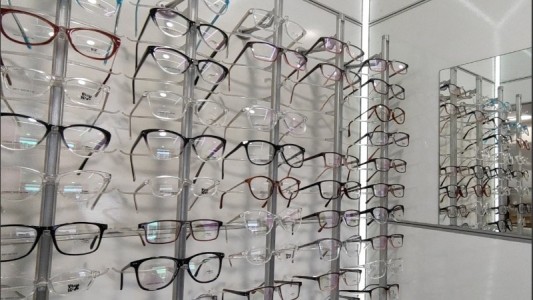 Más de mil personas con problemas de visión recibieron lentes en Rosario