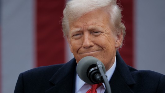 Derrumbe de los mercados: Trump reiteró que no considera una pausa en los aranceles