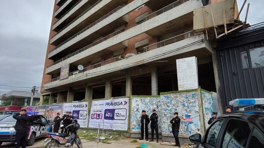 Murió un obrero al caer del 7mo piso por el hueco del ascensor en Bv. 27 de febrero y Necochea