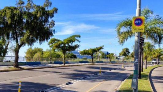 Refuerzan la seguridad en la ciclovía Ribera Norte con nuevos separadores en zonas de riesgo