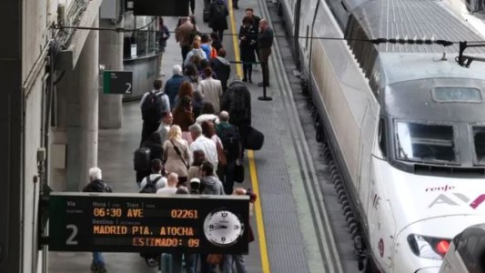 Se normalizan los servicios ferroviarios en España después del robo de cables