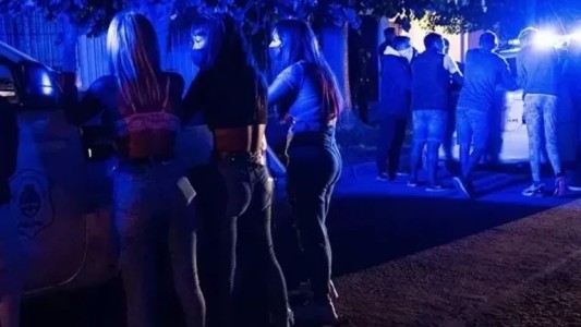 Un predio ubicado al noroeste de Rosario fue clausurado luego de que desbarataron una fiesta clandestina