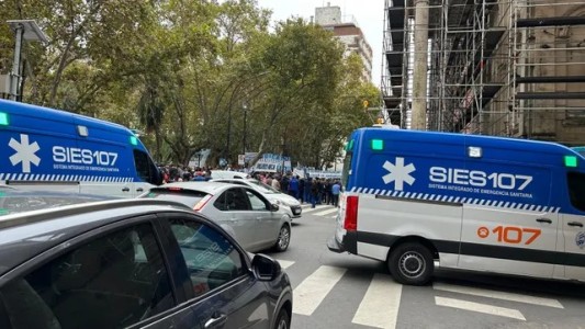 Protesta gremial: Javkin denunció que usaron ambulancias públicas para cortar calles frente al Palacio de Los Leones