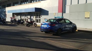 Apareció una nueva bandera con mensajes mafiosos en Rosario: ya son cinco en menos de una semana