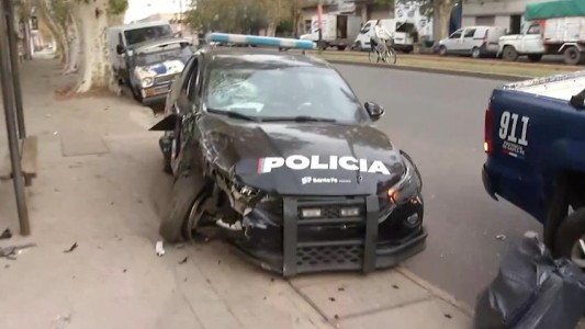 Un patrullero provocó una colisión múltiple y un camión impactó contra un colectivo