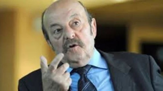 Julio Bárbaro afirma que Néstor y Cristina Kirchner fueron “alcahuetes de los militares”