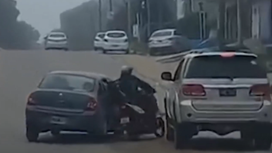 Calles salvajes en Villa Gesell: discusión y atropello