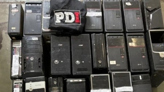 Juego clandestino en Rosario: detuvieron a un hombre e incautaron casi 40 computadoras