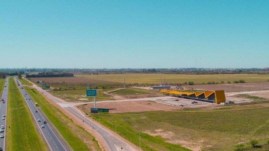 Balacera en la autopista Rosario-Córdoba: le dispararon a un conductor desde un auto