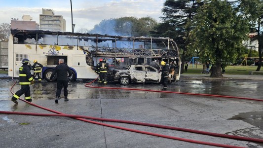 “Siempre hemos parado acá”: el testimonio del chofer del colectivo incendiado frente a la Terminal