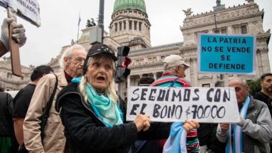 Con el quórum al filo y el apoyo de la calle, la oposición busca sesionar por jubilaciones y discapacidad