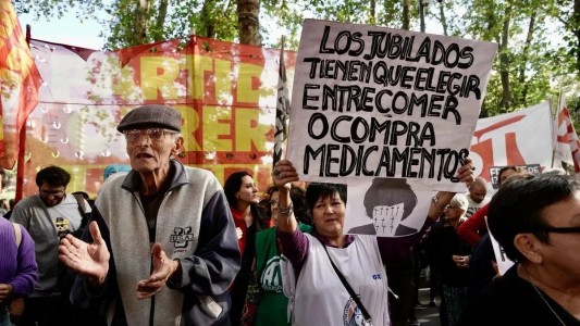 Rosario se suma a la jornada nacional de protesta en apoyo a los jubilados
