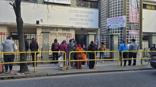Escuelas con clases reducidas debido a la falta de luz y agua