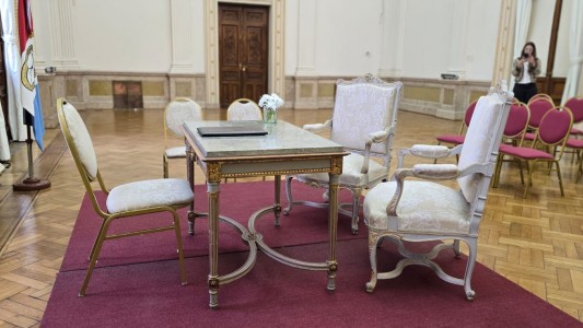 Casamientos en el Salón Blanco: la sede del gobierno provincial se convierte en nuevo escenario para dar el "sí, quiero"