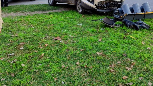 Siniestro vial entre un patrullero y una camioneta en Superí y Bv.Rondeau