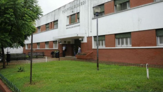 Una camioneta choca contra el cantero en Circunvalación y provoca reducción en la vía