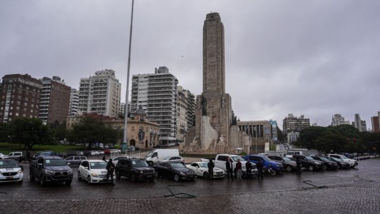 Prohibieron estacionar en la zona del Monumento por la promesa de lealtad a la Bandera