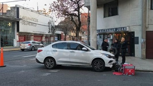 Un repartidor terminó hospitalizado tras un choque en Iriondo y San Juan