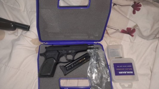 Un hombre fue arrestado tras amenazar con un arma a técnicos de una empresa de telefonía en Rosario