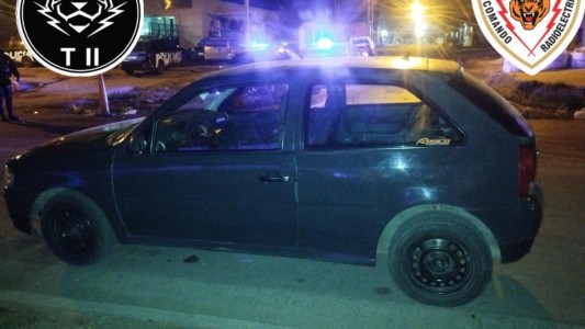 Insólito: lo sorprendieron caminando por los techos y terminó detenido tras agredir a la policía