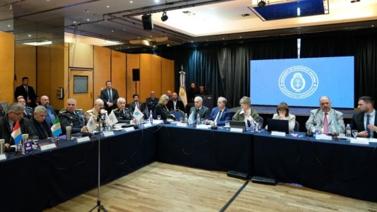 Bullrich recordó el atentado a la AMIA y dijo que se mantienen "monitoreos permanentes" antiterroristas