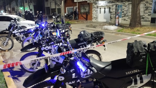 Brutal ataque a balazos a un kiosquero en la puerta de su casa