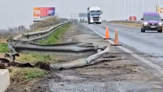 Volcó un camión en la Autopista Rosario–Santa Fe: liberaron el tránsito luego de varias horas de trabajo