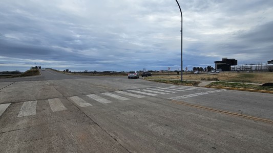 Vecinos de Wilde y Mendoza reclaman la finalización de una obra vial prometida en 2012