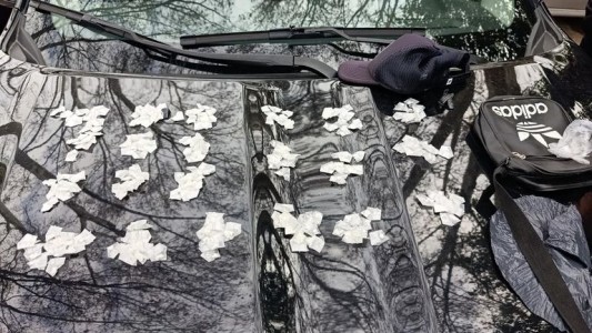 Cayeron con casi 200 dosis de cocaína tras intentar evadir un control policial en zona oeste