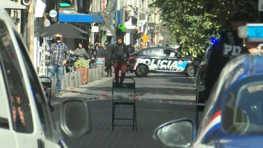 Encontraron más de 50 vainas servidas en una vereda céntrica