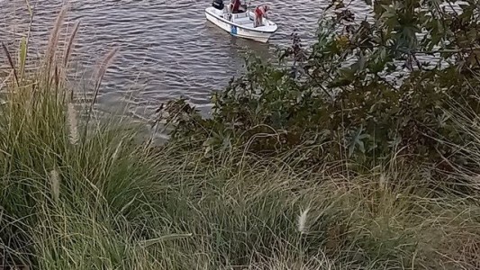 Continúa la búsqueda por agua del joven pescador que cayó al Río Paraná