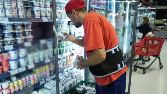 Por la suba del dólar, empresas remarcan precios con subas de entre 3% y 9%