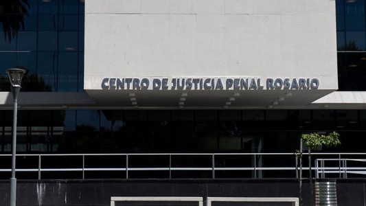 Imputan a una joven embarazada por violento robo a un cambista en pleno centro de Rosario