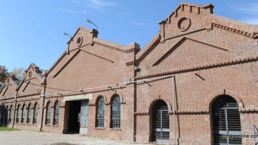 Tensión en una escuela técnica: un alumno llevó un arma, amenazó a compañeros y fue descubierta en una mochila