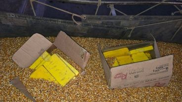 Detuvieron a un camionero de Pérez con 44 kilos de cocaína